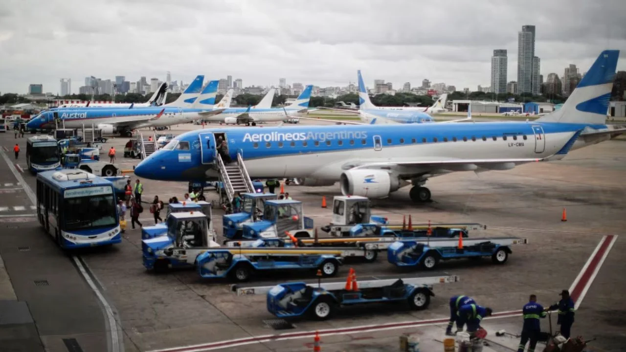 El paro de aeronáuticos afectará a 40.000 viajeros: qué medidas tomarán las aerolíneas