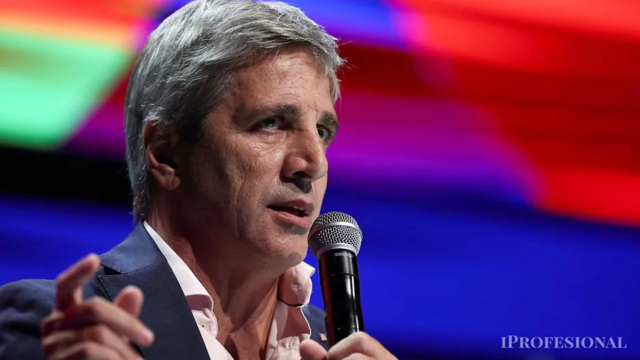 Luis Caputo: "La gente va a tener que vender dólares para pagar impuestos"