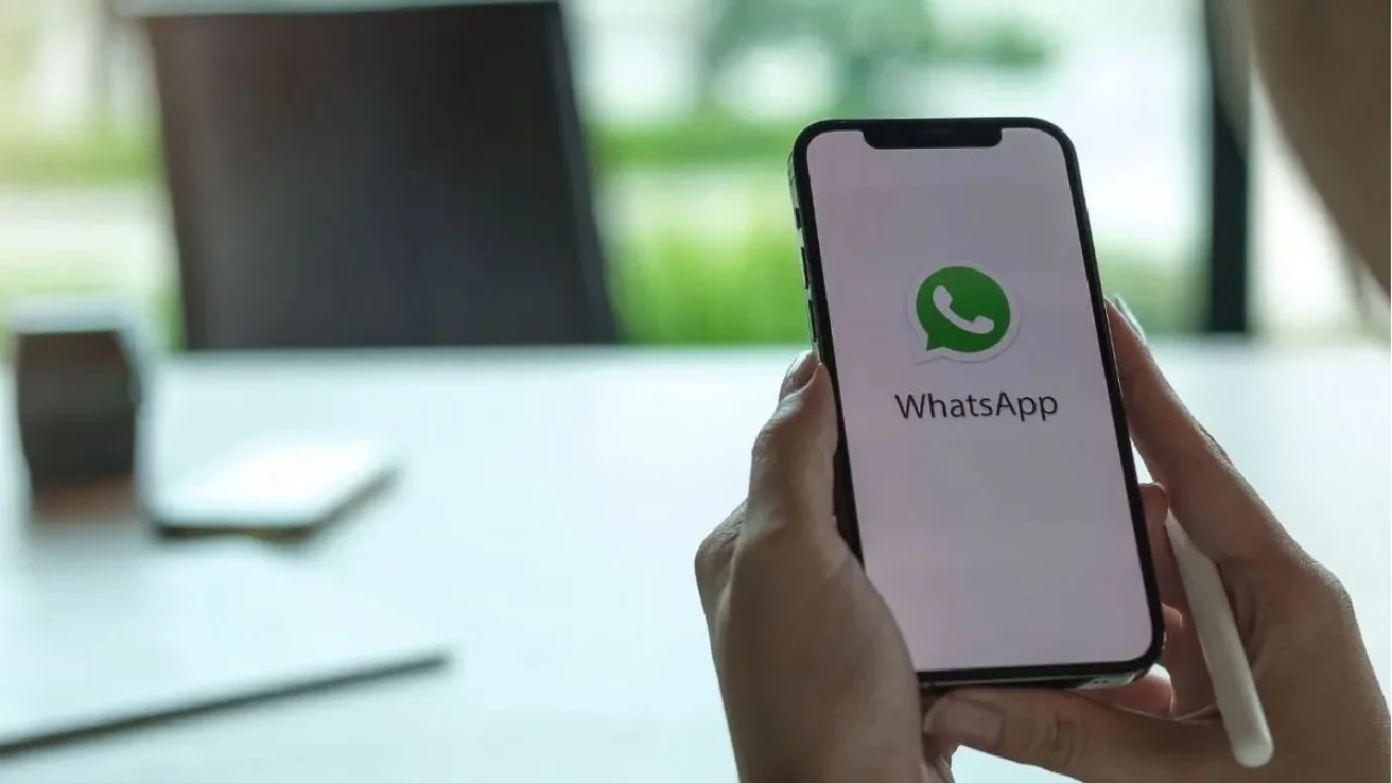 se pueden transcribir los mensajes de audio de whatsapp para no escucharlos