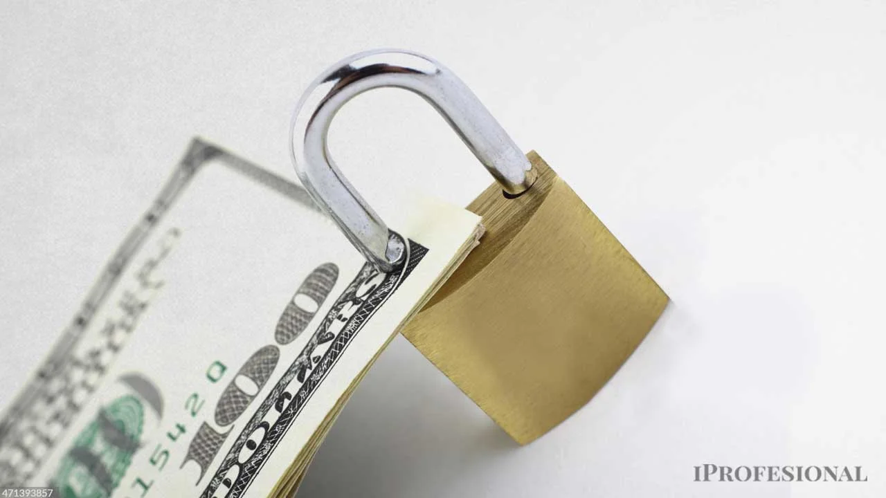 En qué momento del 2025 se levantará el cepo al dólar: el veredicto del mercado