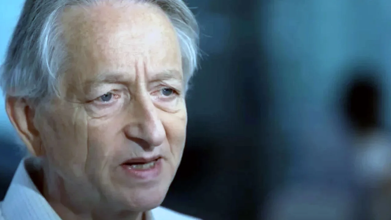 Ganador del Nobel de Física renunció a Google para cuestionar a la inteligencia artificial