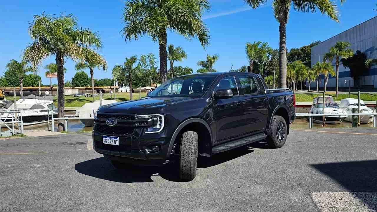 Nueva camioneta Ford Ranger Black: cuánto sale y en qué se diferencia de la XLS clásica