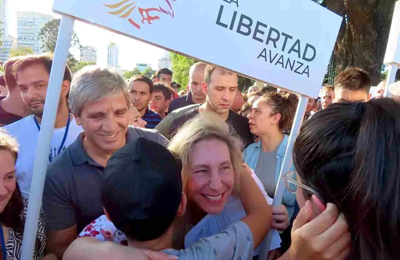 En plena polémica por la criptomoneda $LIBRA, La Libertad Avanza realizó una nueva jornada de afiliación en CABA, con Karina Milei y Luis Caputo al frente