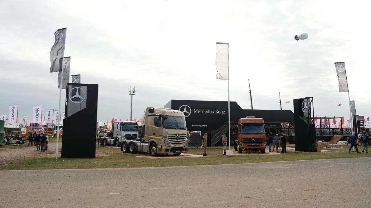 Mercedes Benz presenta sus nuevos camiones y servicios
