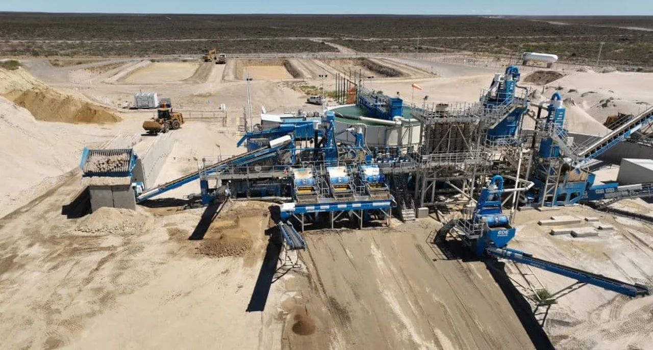 Arenas rionegrinas de cercania para el fracking de Vaca Muerta