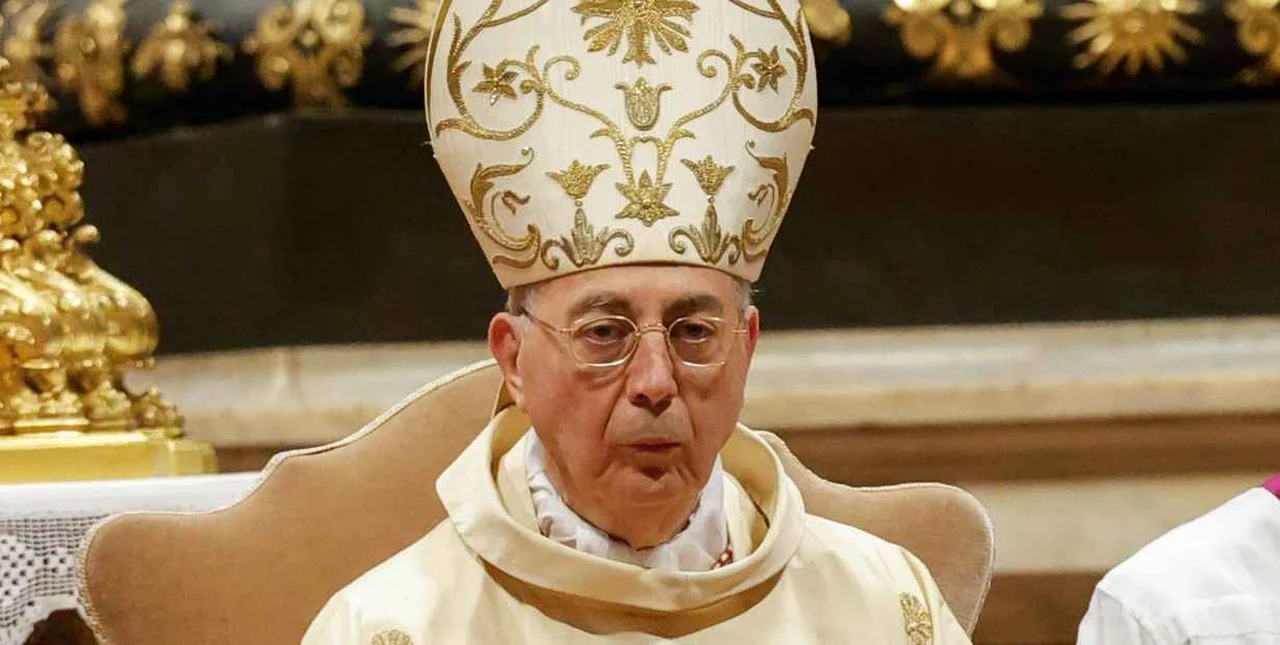 Dominique Mamberti, el protodiácono que dio al mundo el nombre del nuevo Papa