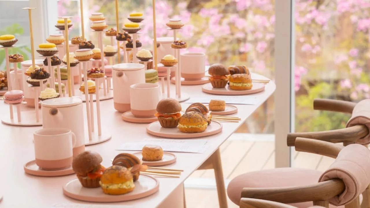 Cuánto cuesta una merienda para 10 personas en el salón privado de Betular Patisserie