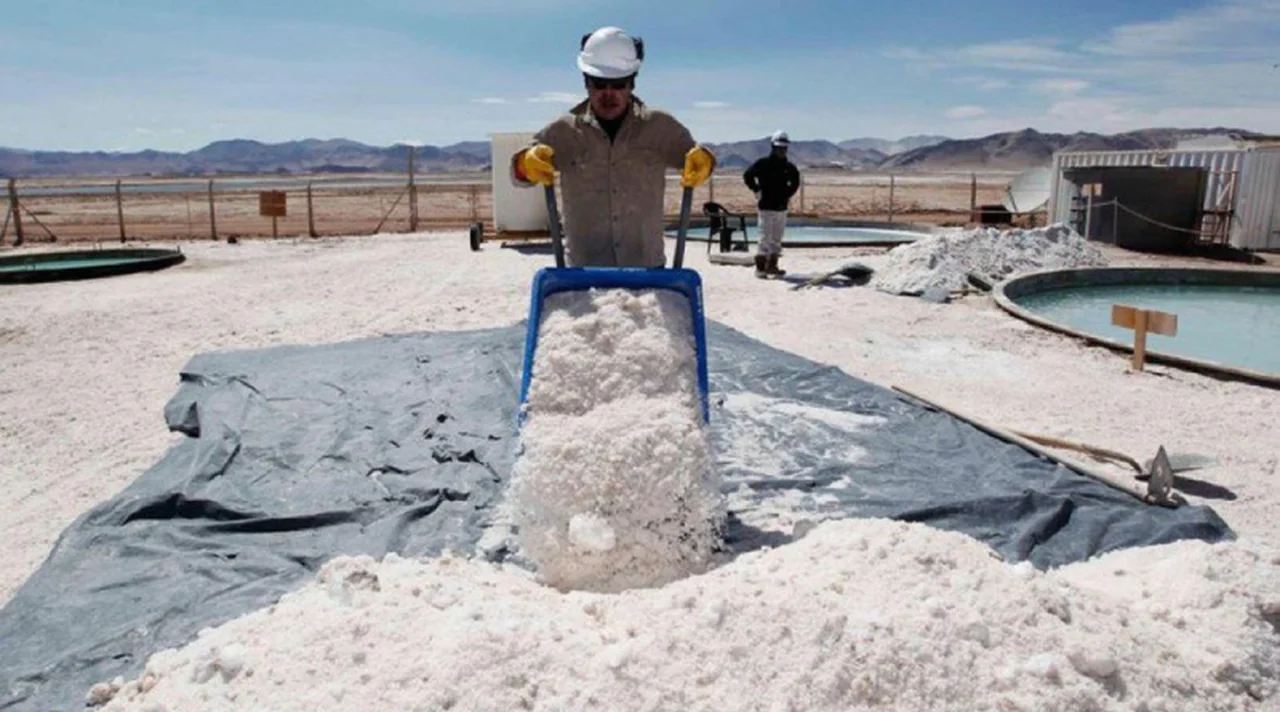 Crecen las inversiones en el litio argentino: Gigante árabe invertirá más de u$s550 millones