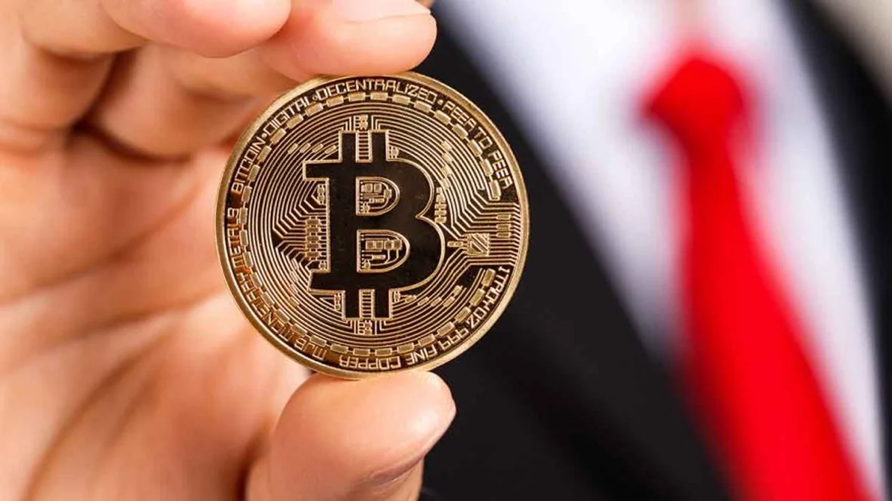 Bitcoin: las dos señales clave que impulsarán su precio tras el reciente retroceso