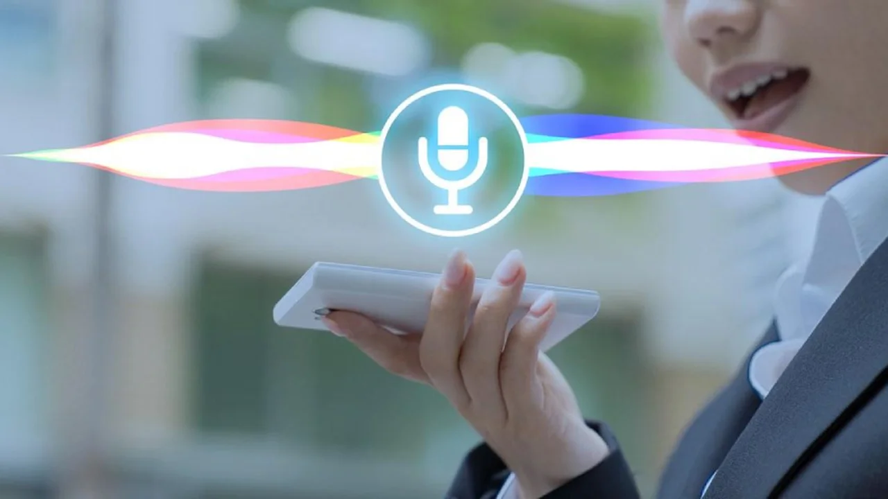 Voice hacking: cómo los ciberdelincuentes crean identidades falsas a través de asistentes virtuales