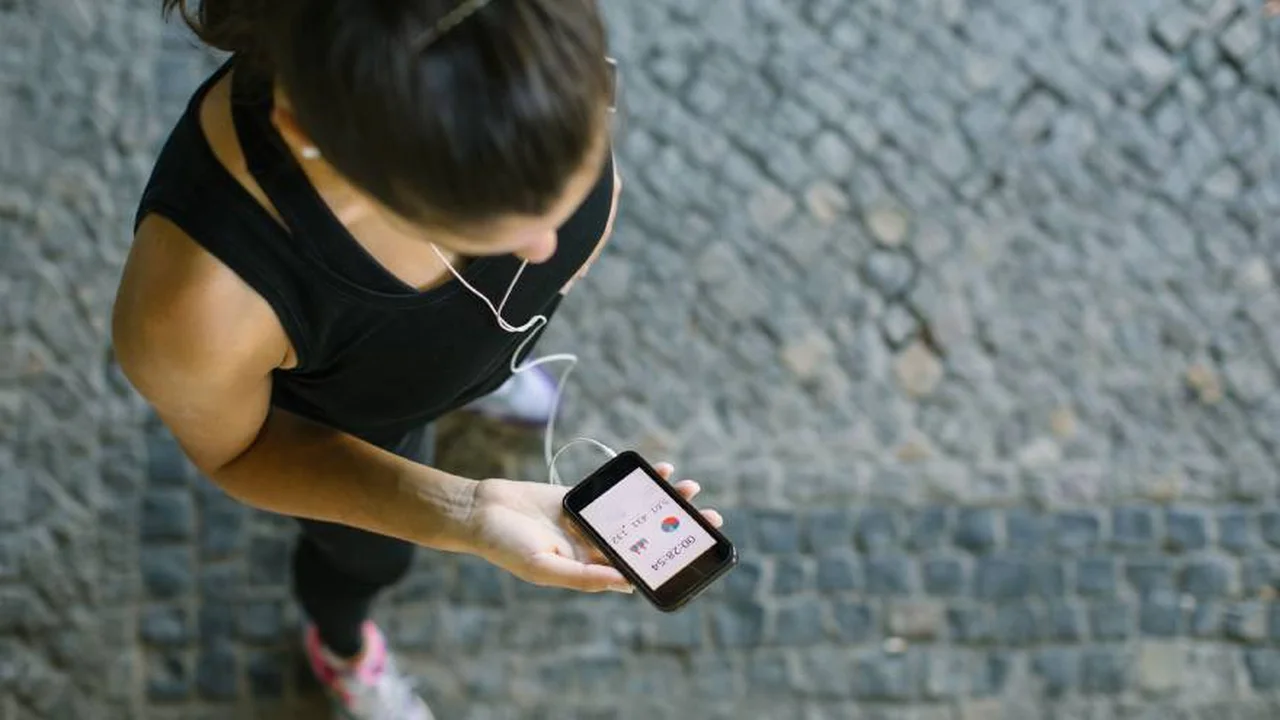 Ahora podés ganar plata "caminando": cómo es la nueva movida cripto que te paga por llevar una vida sana