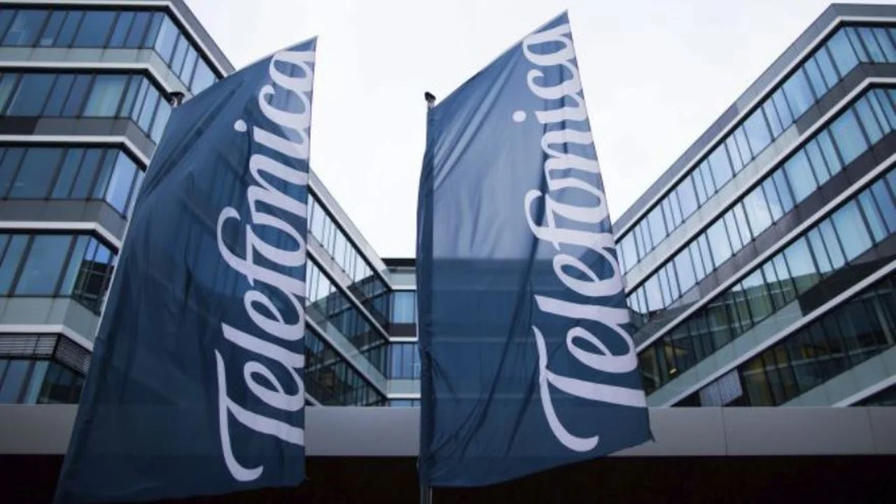 El Gobierno suspende la compra de Telefónica por parte de Telecom