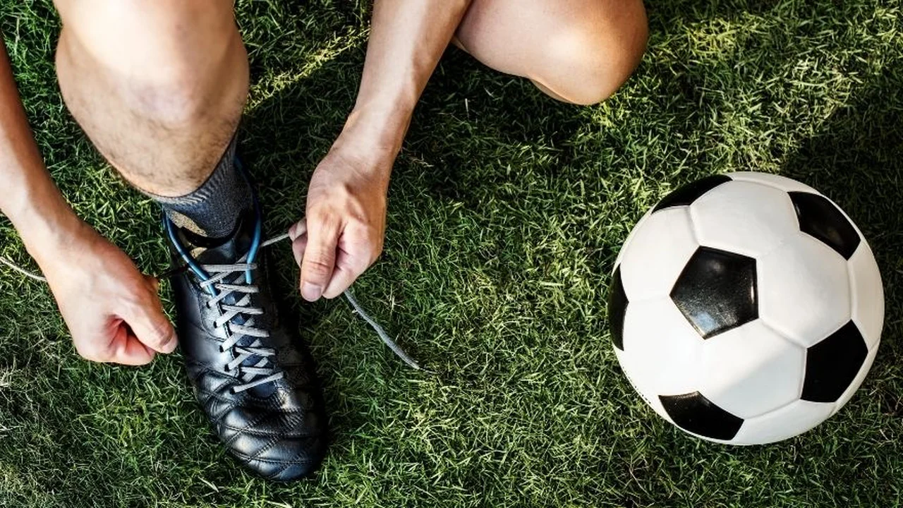Buscan futbolistas para ligas y publican las ofertas en portal de empleos: cómo funciona el "LinkedIn del fútbol"