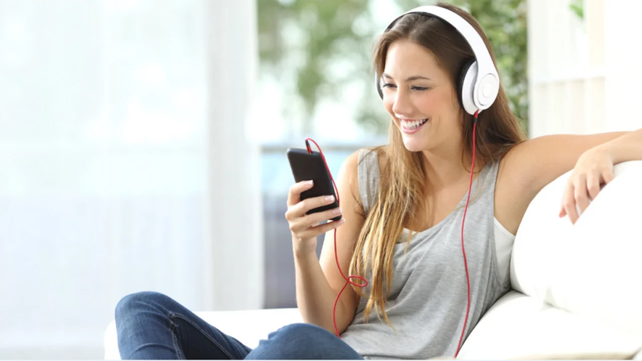 El negocio detrás de los pagos que vos hacés a Spotify: cómo es el reparto de plata y el raro caso argentino