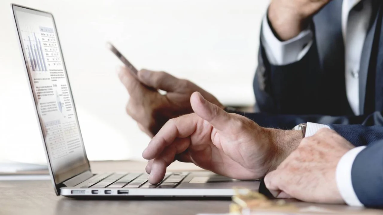 El BCRA actualiza las normas de seguridad para prevenir fraudes y estafas virtuales en bancos y fintech