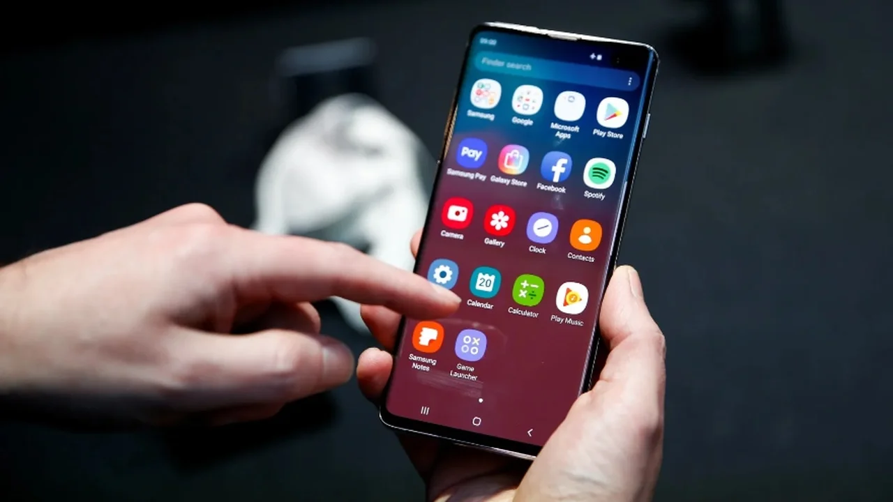 Las nuevas predicciones de Musk, Gates y Zuckerberg sobre el futuro de los celulares