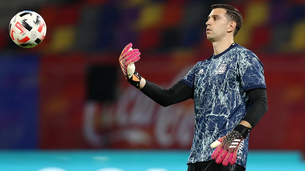 Mundial Qatar 2022, en marcha: cómo ganarte 2.000 dólares con Metasoccer, el equipo del "Dibu" Martínez