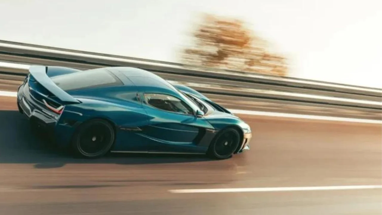 Conocé al auto eléctrico que llegó a 412 km/h y batió el récord mundial