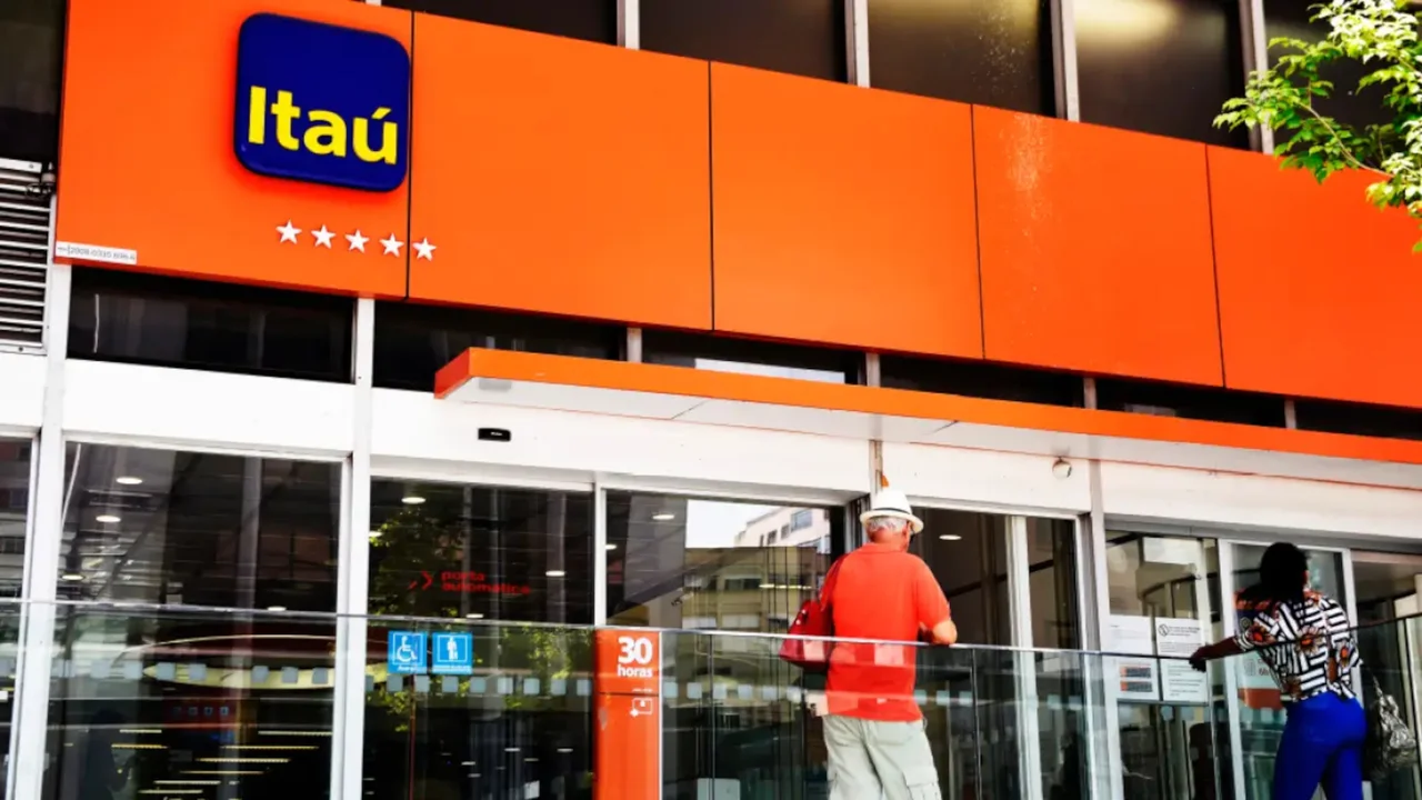 Banco Macro negocia la compra de Itaú Argentina: por cuánto dinero lo haría