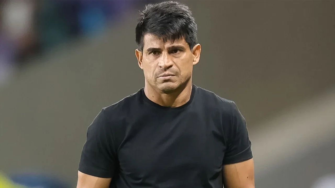 Boca despidió a Hugo Ibarra: las características que debería tener el DT que lo suceda, según ChatGPT