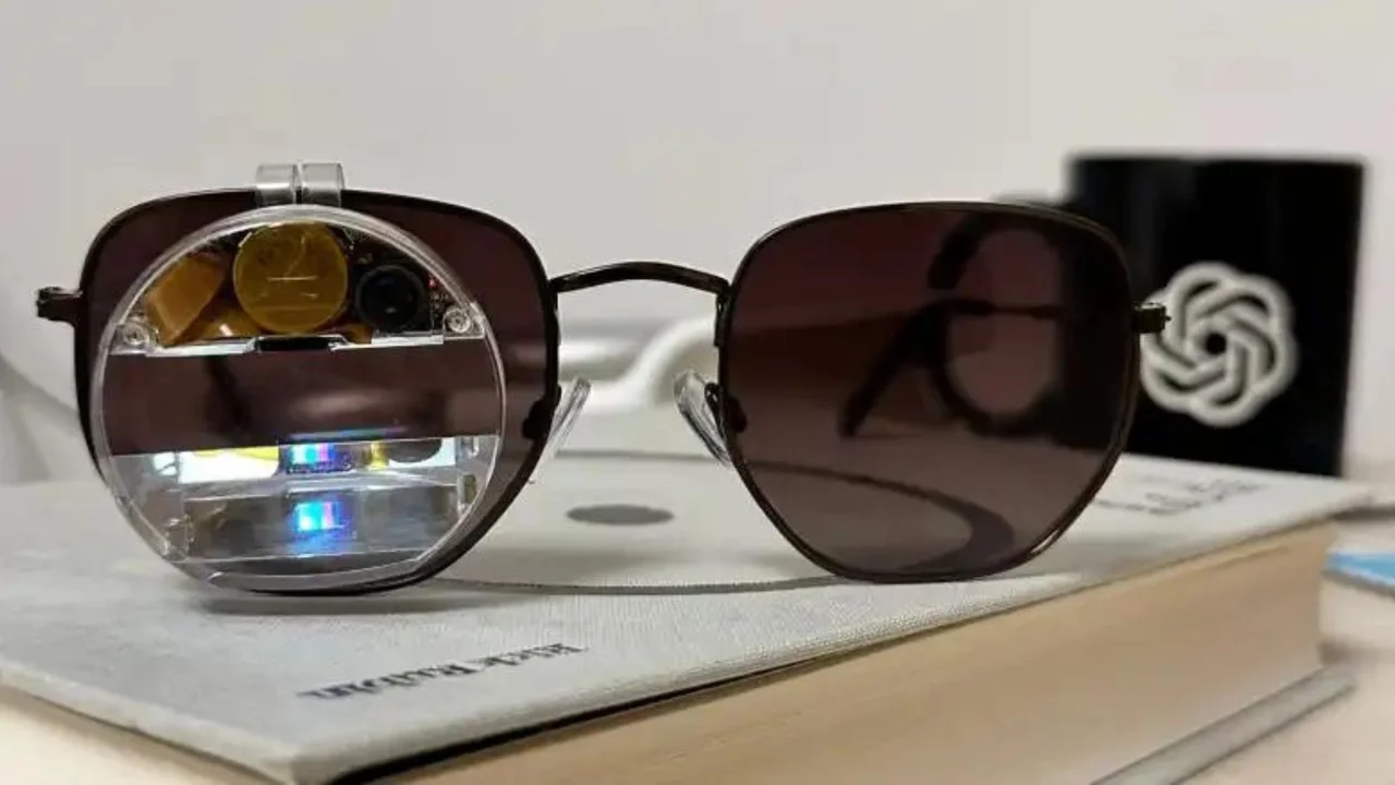 RizzGPT: así son las gafas con GPT-4 que "te aconsejan" qué decir en una cita o entrevista laboral