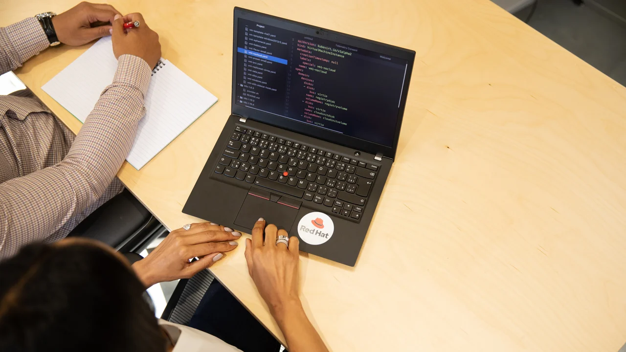 Red Hat se une con Intel para agilizar la automatización industrial: ¿como es la propuesta?