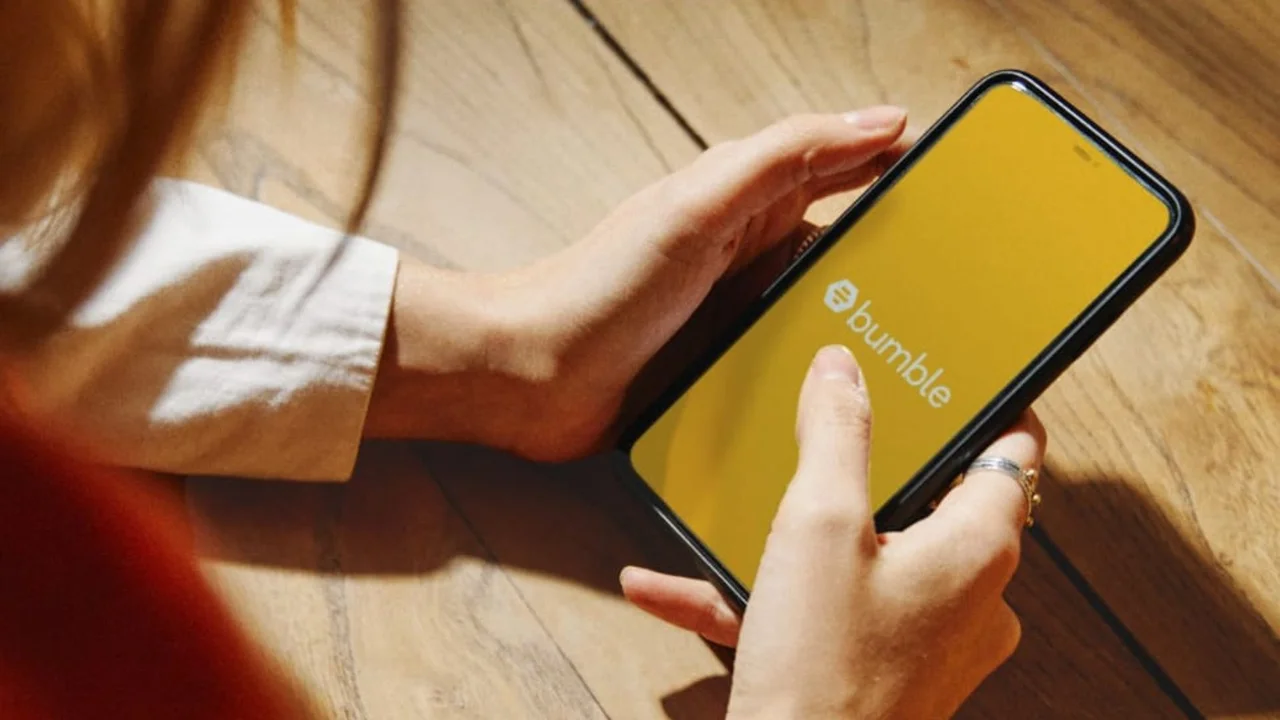 Esta app de citas suma inteligencia artificial para identificar perfiles falsos, spams y estafas