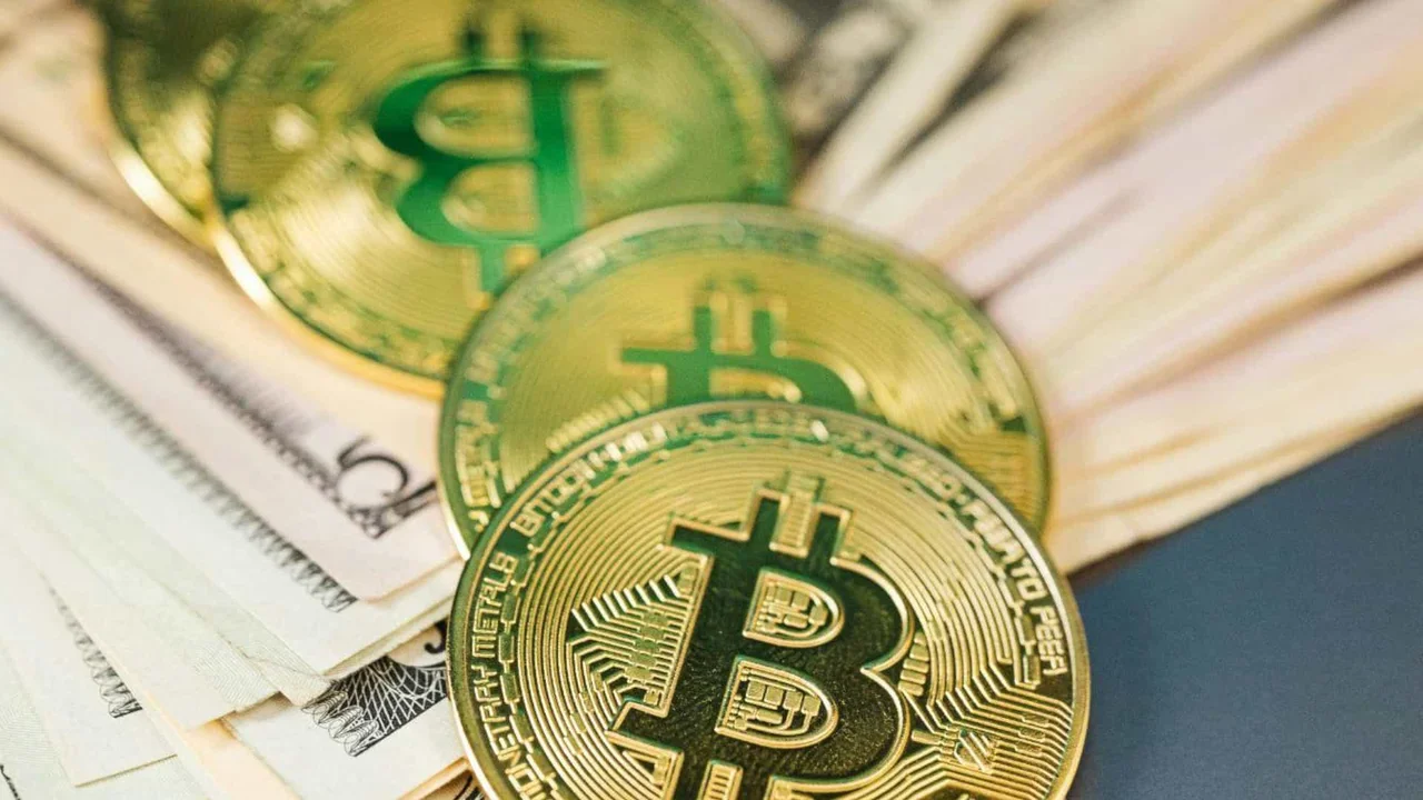 Vendió sus bitcoin 12 años después y se convirtió en millonario