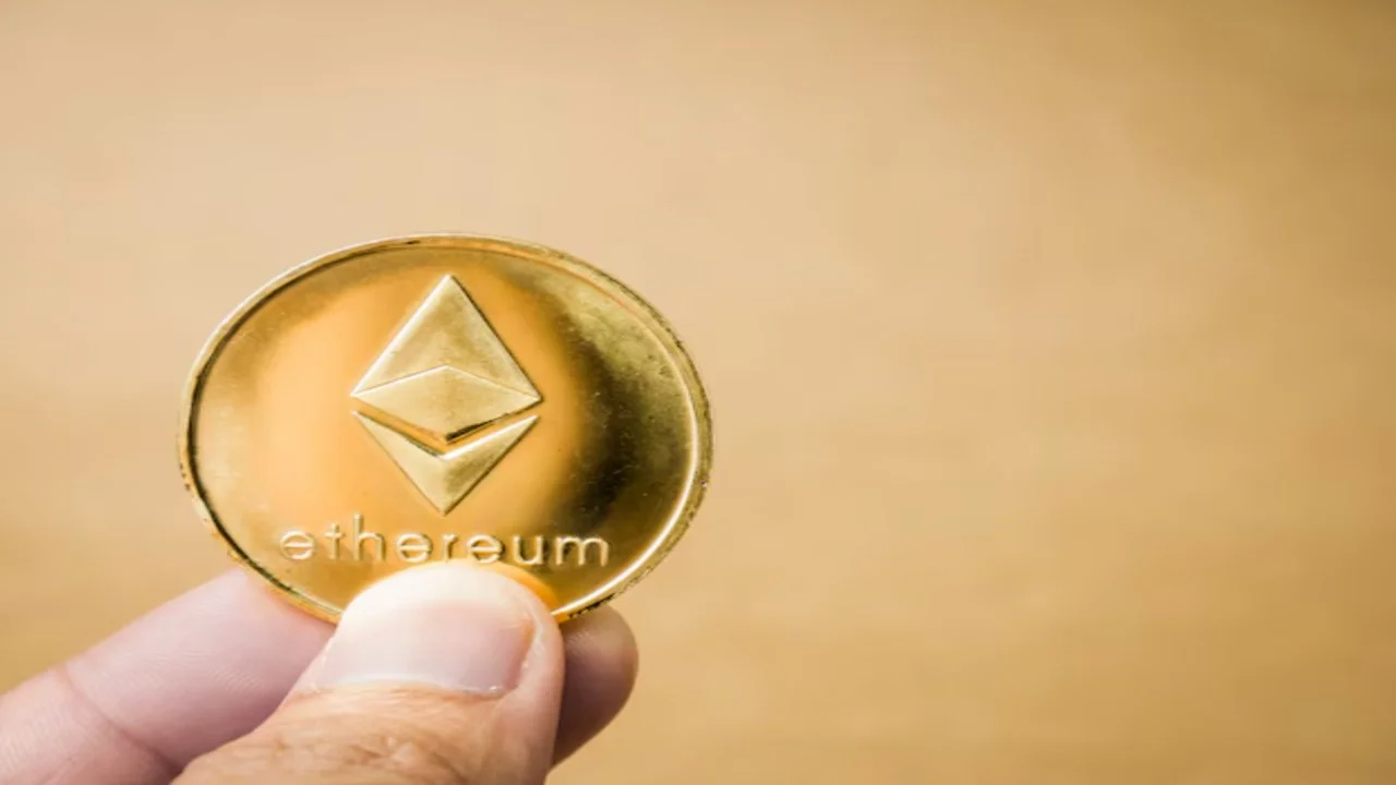 Ethereum cae y pone en jaque a sus mayores inversores: ¿qué pasará con la criptomoneda en marzo?