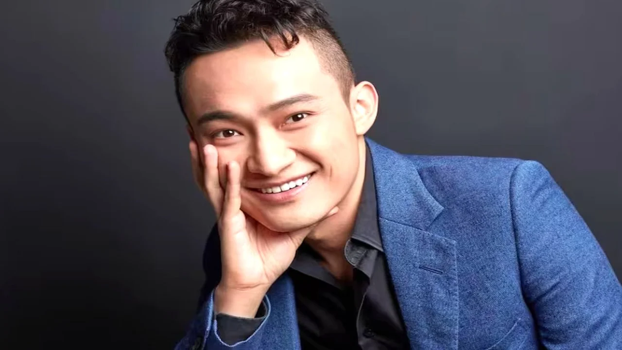 Justin Sun, el empresario que pagó 6,2 millones de dólares por una banana