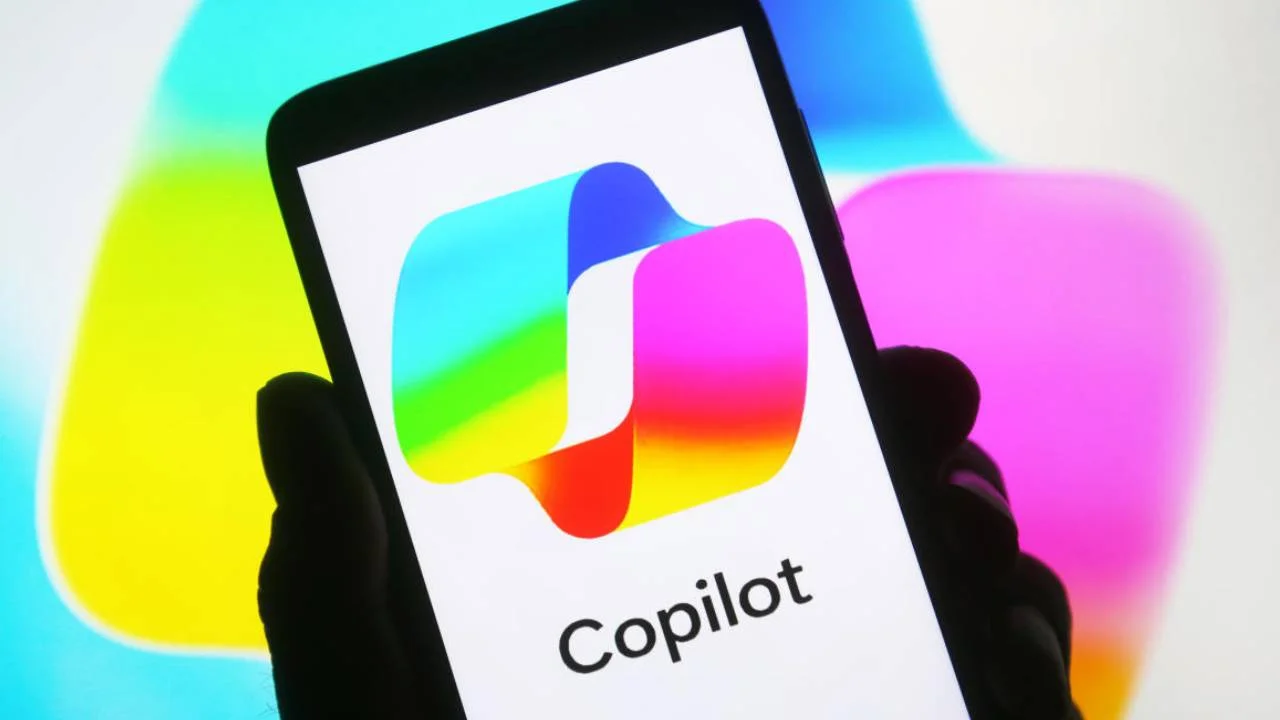 Atención empresas: Microsoft lanza Copilot Chat, un servicio pago que permite crear agentes propios de IA