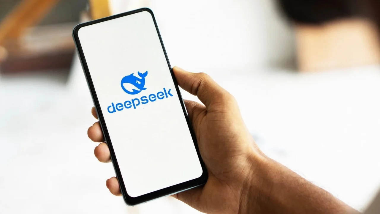Cómo descargar y usar DeepSeek, la IA china que destronó a ChatGPT, Meta AI y Gemini