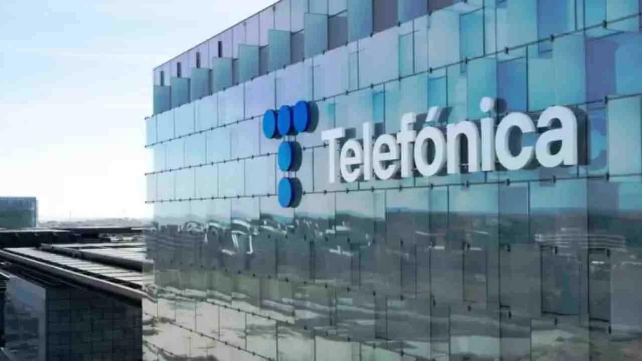 Telecom compró Telefónica y se queda con el 70% del mercado: el gobierno investigará monopolio
