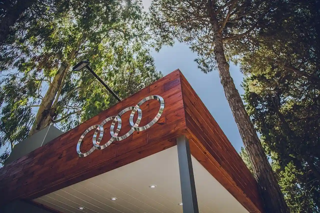 AUDI