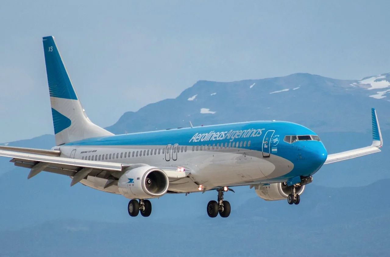 Privatización de Aerolíneas Argentinas: el sueño de Eurnekián de crear un imperio turístico, cada vez más cerca