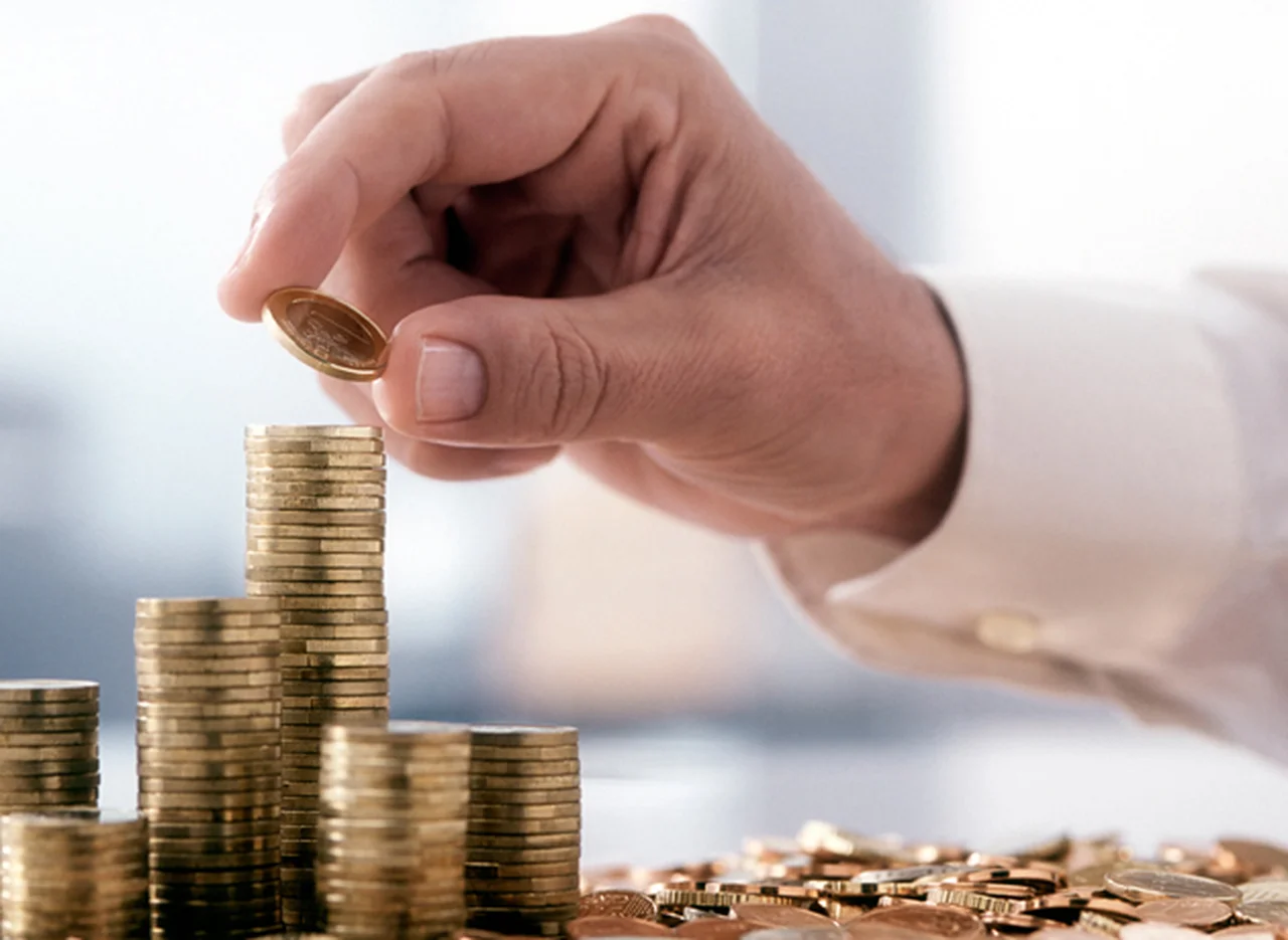 Ejecutivos de finanzas estiman que los aumentos salariales quedarán muy por detrás de la inflación