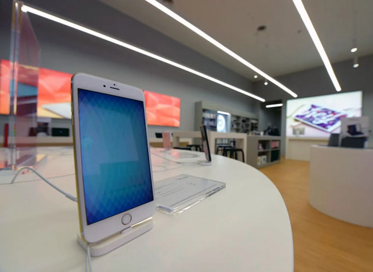 OneClick abre tres tiendas de Apple en la Argentina