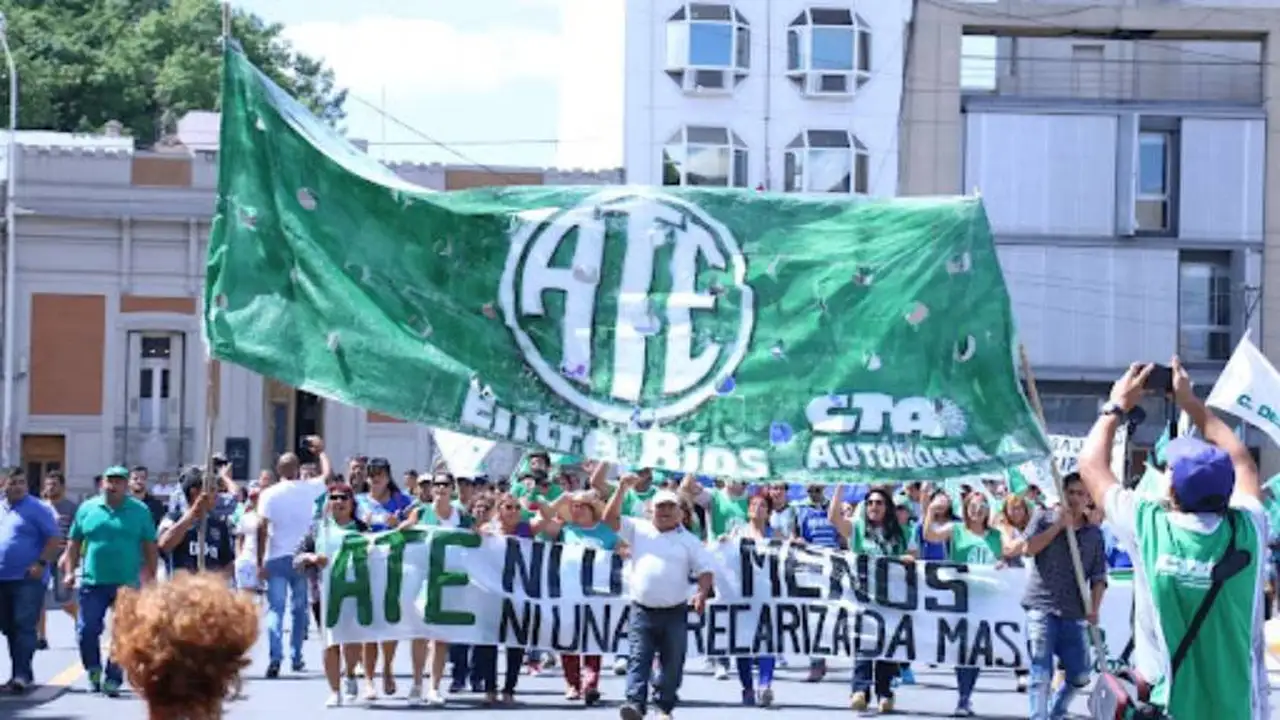 ATE salió al cruce contra el Gobierno por descontarle el día a empleados estatales que se adhieran al paro