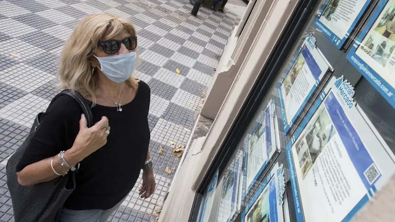 Compraventa de inmuebles: en pleno sobrestock récord de departamentos, crece el número de escrituras