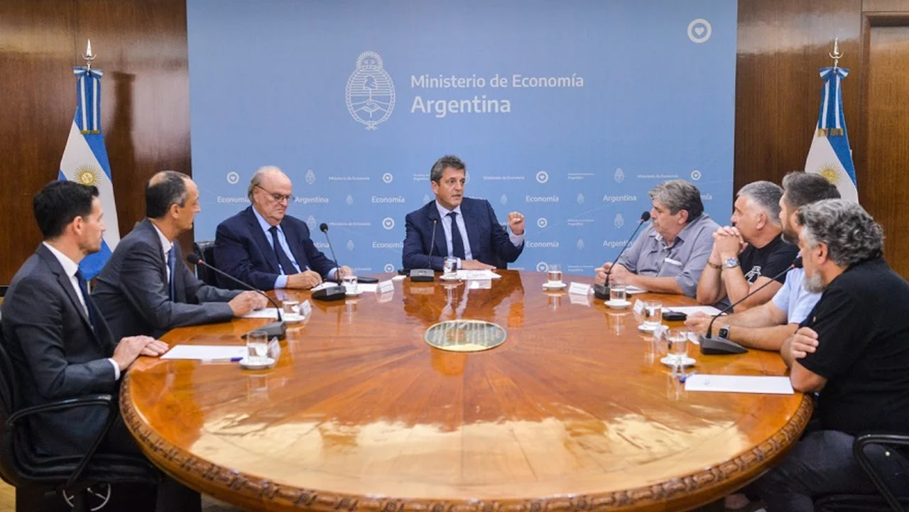 Mercedes-Benz Camiones y Buses anunció una inversión de u$s20 millones en el país