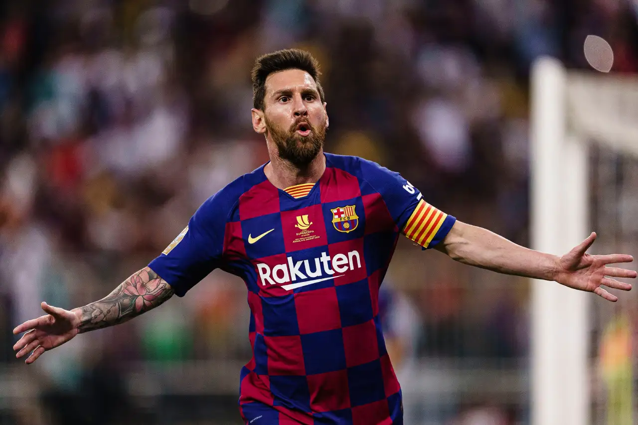 Subastan la servilleta en la que Lionel Messi firmó su primer contrato: cuál es el altísimo monto inicial