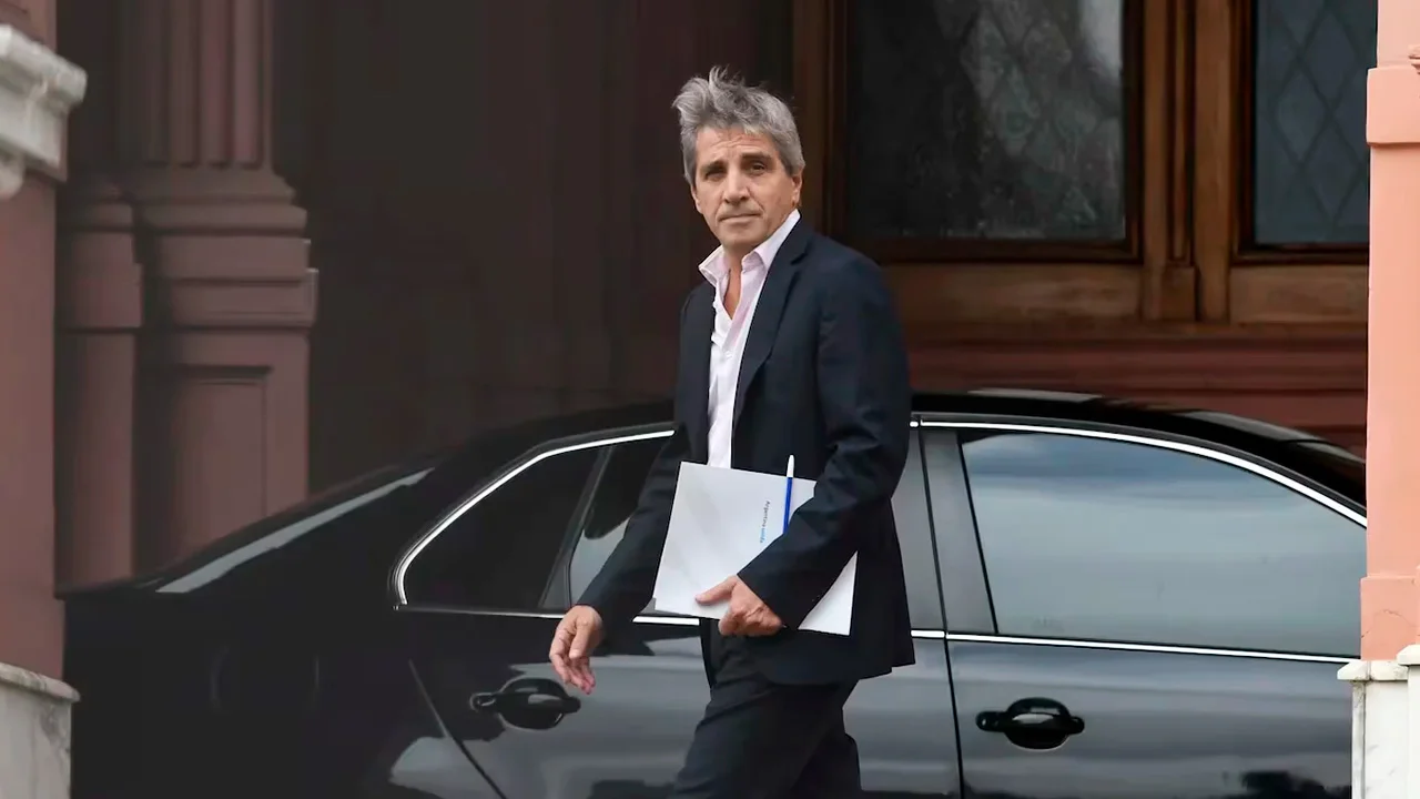 Nueva baja para el Gobierno: renunció un funcionario clave del equipo de Luis Caputo
