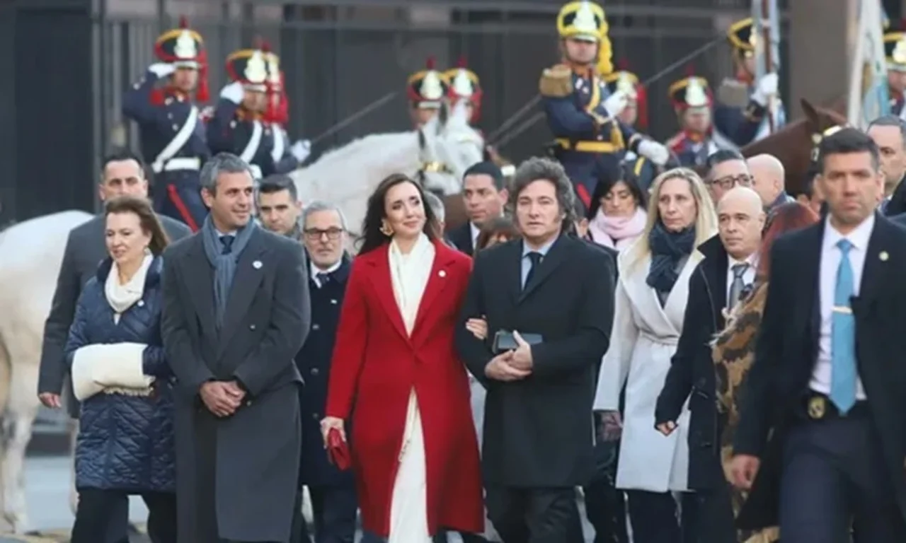 Milei estuvo en el Tedéum y escuchó el fuerte mensaje del arzobispo de Buenos Aires sobre la situación social