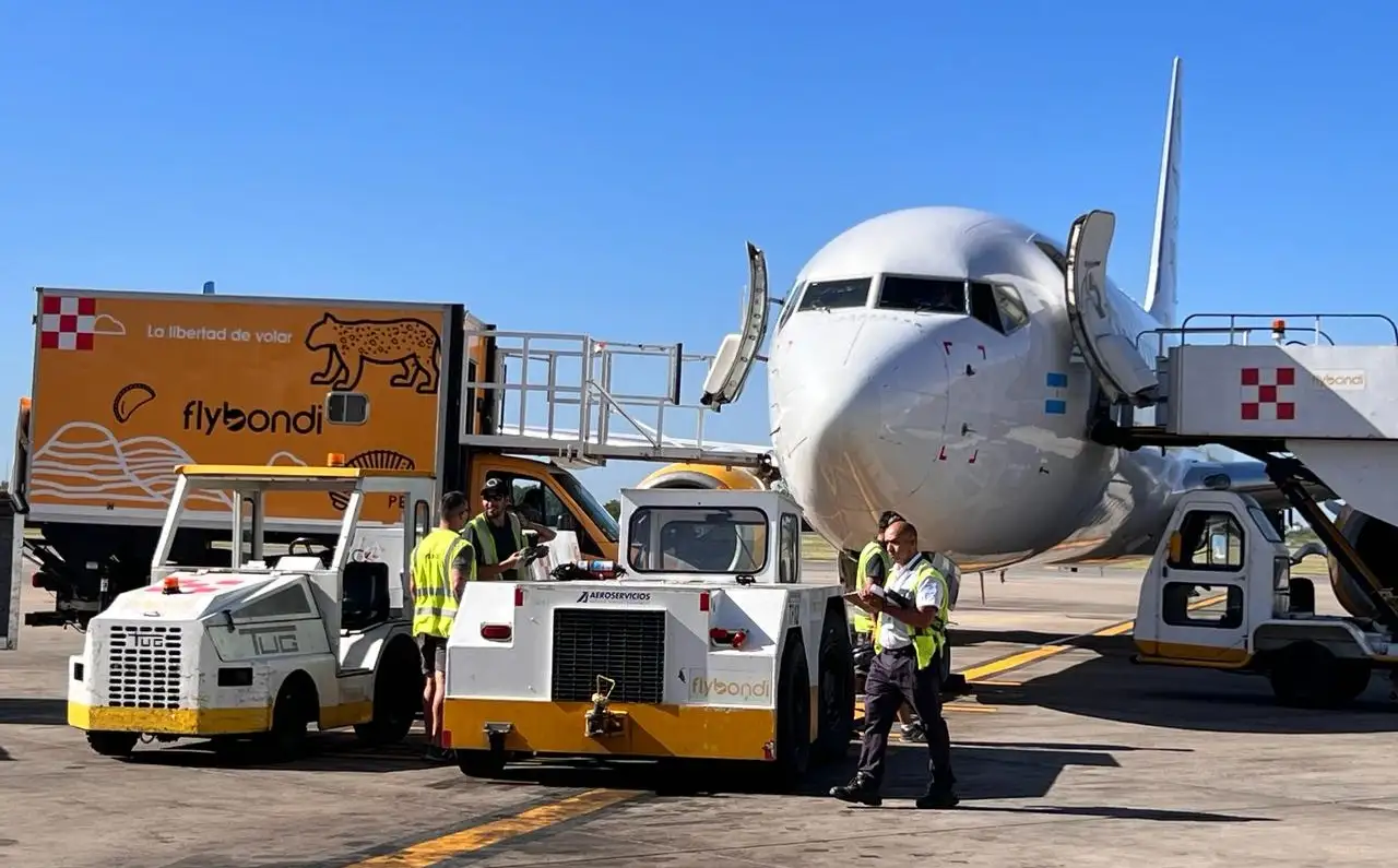 Flybondi avión handling