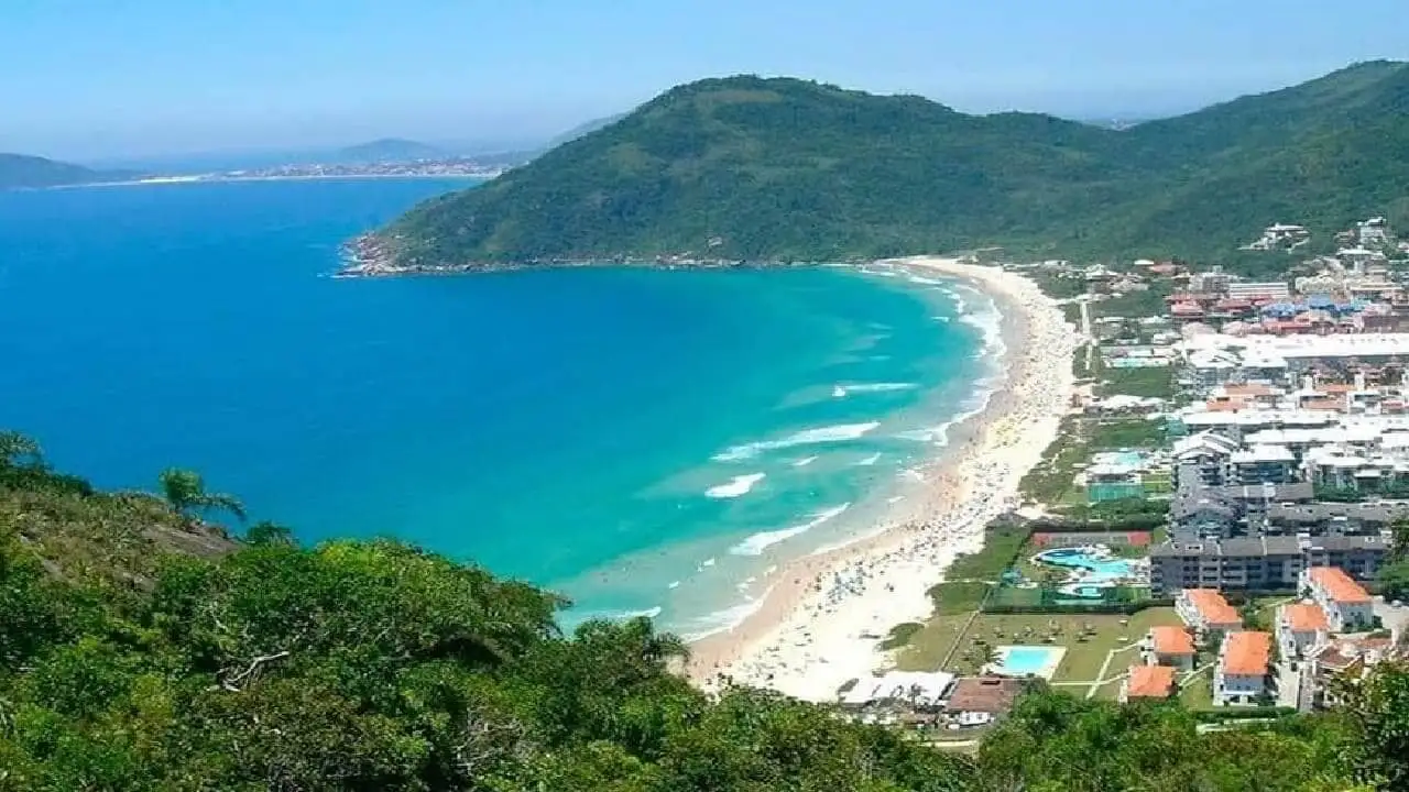 Unas vacaciones en Brasil 2025 son más baratas que en Argentina 
