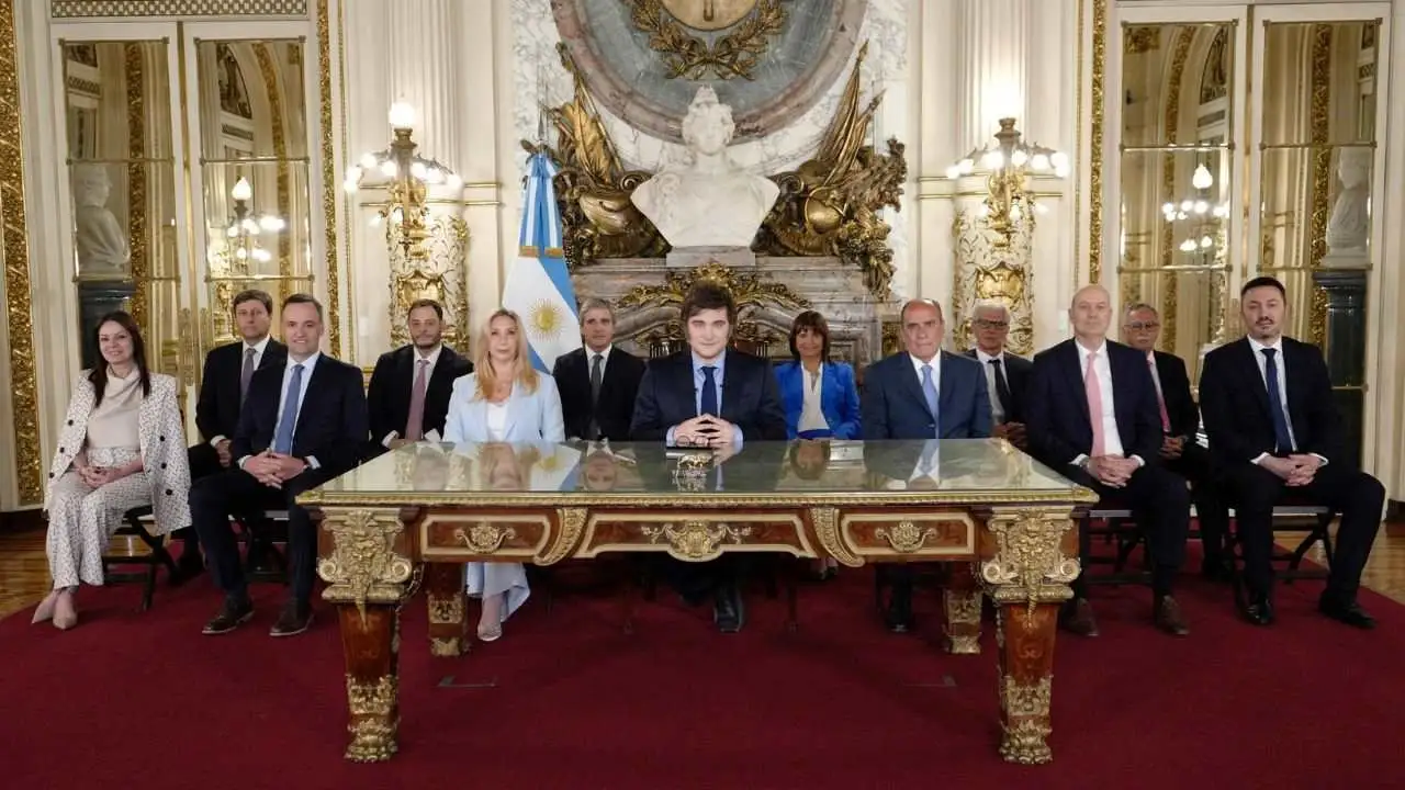 Javier Milei con su Gabinte