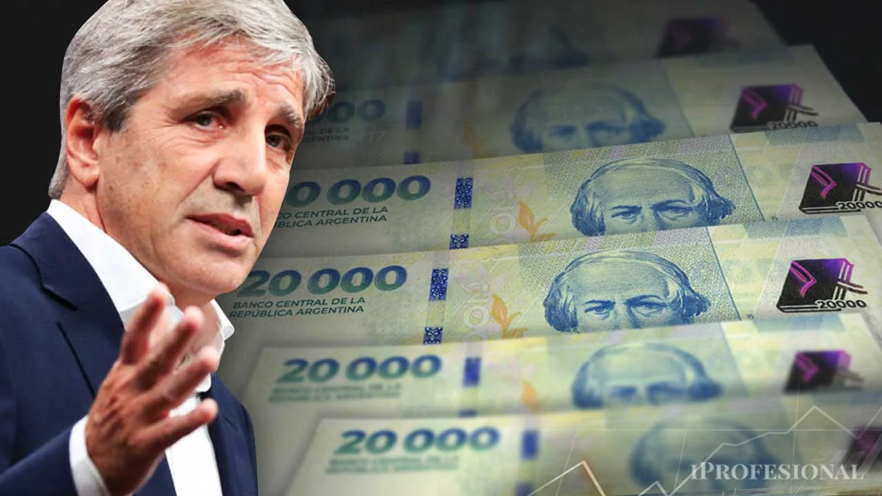 Caputo celebró que pudo aspirar pesos, pero un mensaje generó confusión en el mercado
