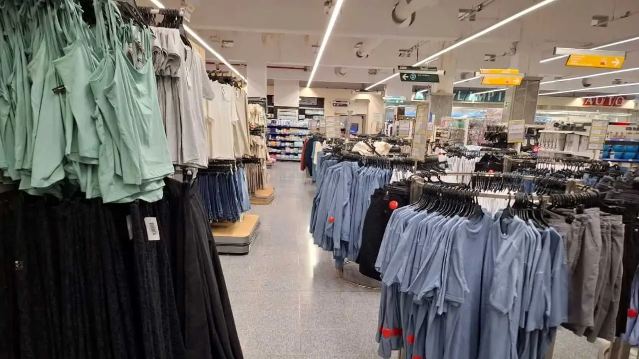 Supermercado Coto vende ropa muy barata