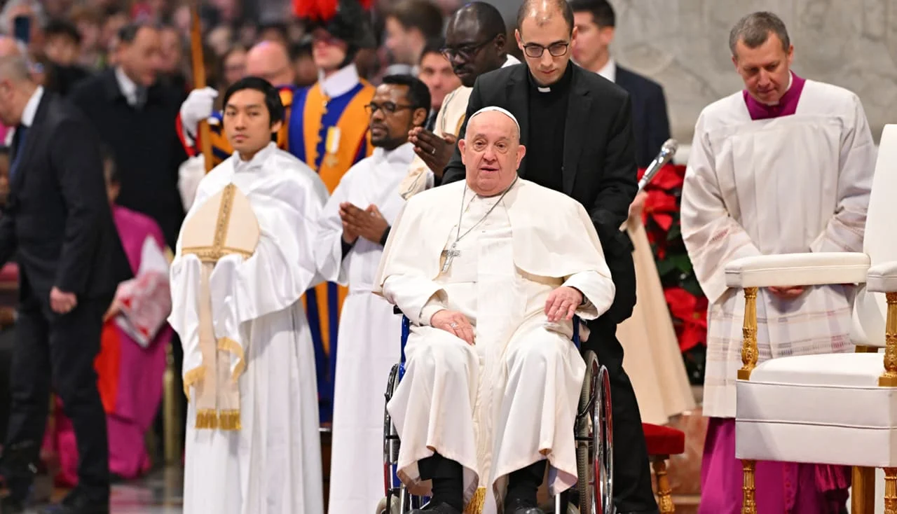 VIDEO | El Papa Francisco reapareció por sorpresa ante los fieles en la Plaza San Pedro