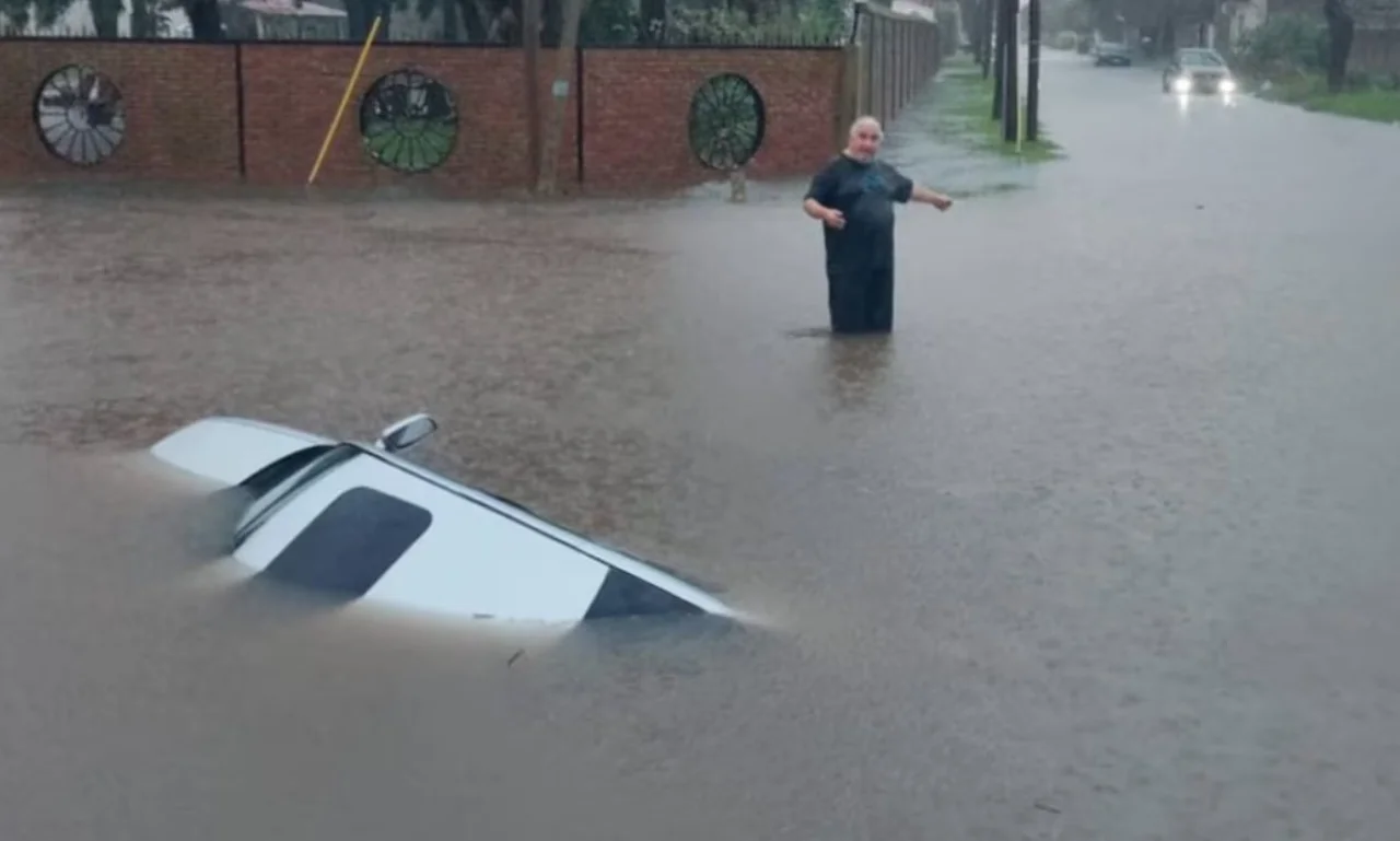 Inundación en Zárate: el intendente pidió relocalizar a 1.000 familias y aseguró que "sin víctimas, es partido ganado"
